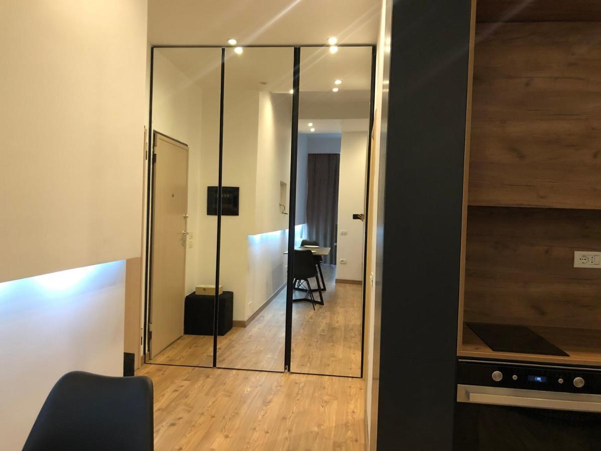 The Laurels - City Center Apartment Tirana Esterno foto