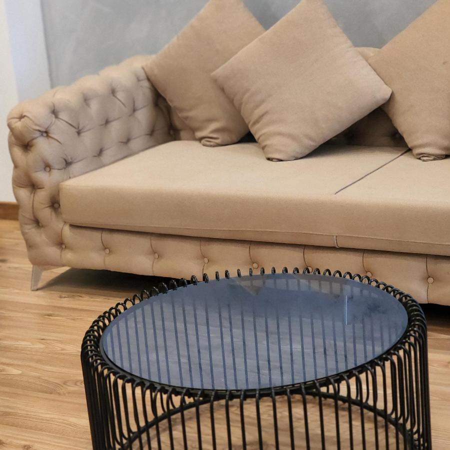 The Laurels - City Center Apartment Tirana Esterno foto